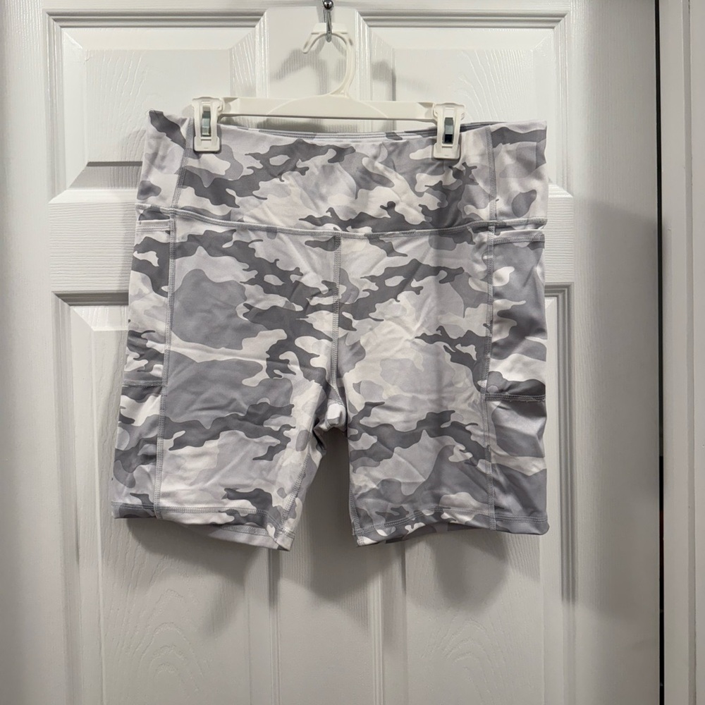 Athletic Works Gray Camouflage biker Shorts size XXL